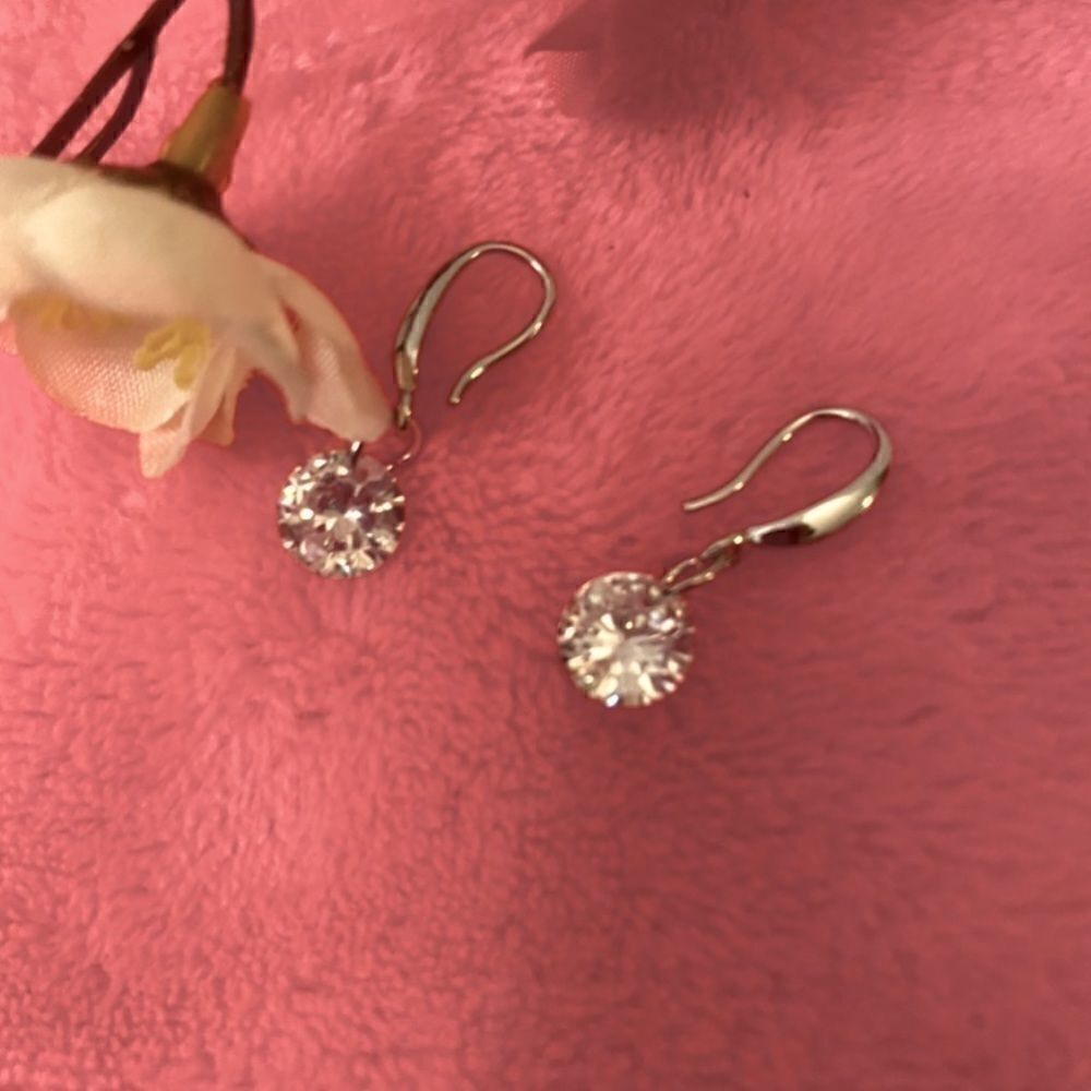 🎊Swarovski Crystal Drop. fashion Earrings